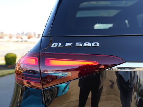 New 2026 Mercedes-Benz GLE 580 4MATIC image 17