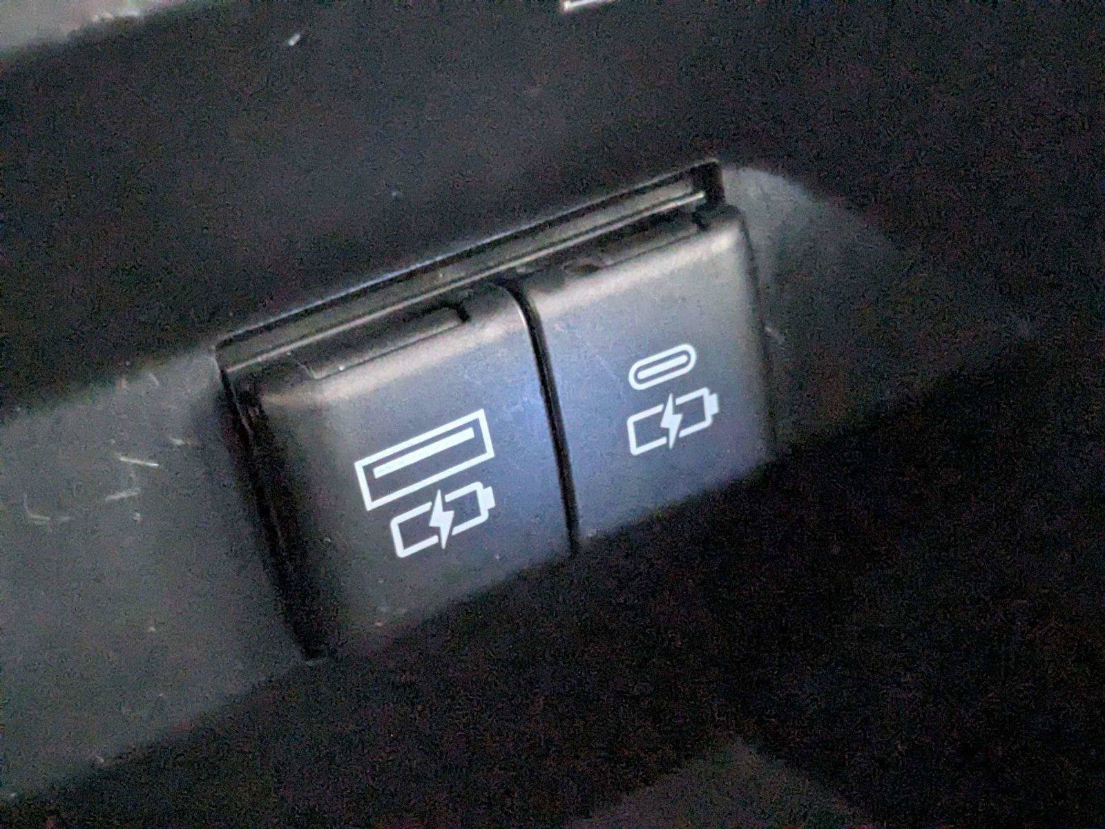 Certified 2023 Toyota Camry SE FWD image 25