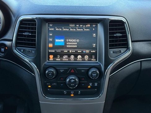 Used 2014 Jeep Grand Cherokee Limited w/ Luxury Group II image 11