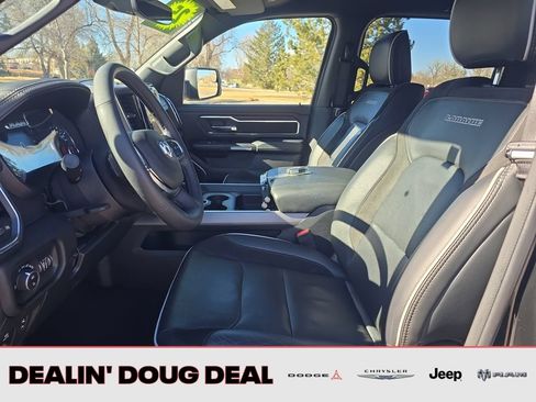 Used 2025 RAM 1500 Laramie AWD/4WD image 10