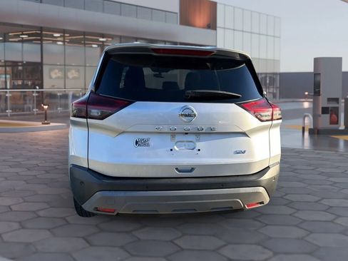 Used 2021 Nissan Rogue SV FWD image 8