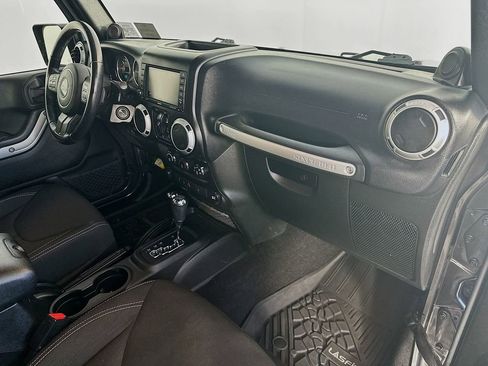 Used 2014 Jeep Wrangler Unlimited Sahara w/ Connectivity Group image 29