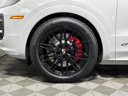 New 2026 Porsche Cayenne GTS image 42