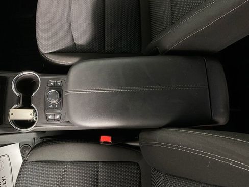 Used 2024 GMC Terrain SLE w/ Driver Convenience Package AWD/4WD image 20