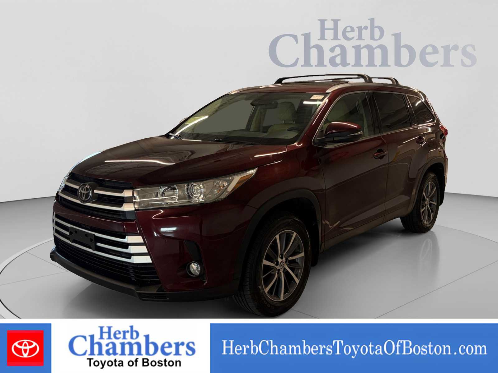 Used 2019 Toyota Highlander XLE AWD/4WD image 10