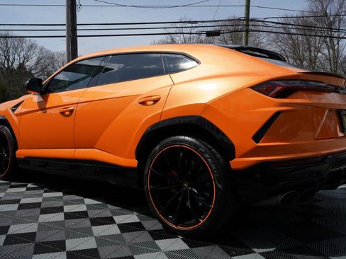 Used 2022 Lamborghini Urus AWD/4WD image 10