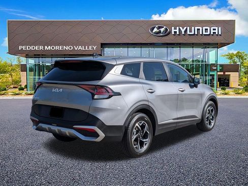Used 2024 Kia Sportage LX image 4