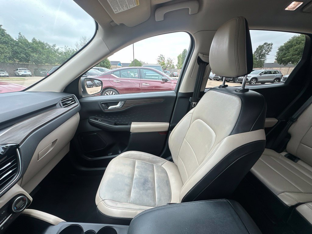 Used 2020 Ford Escape Titanium AWD/4WD image 19