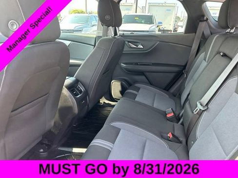 Used 2024 Chevrolet Blazer LT w/ Convenience Package FWD image 27