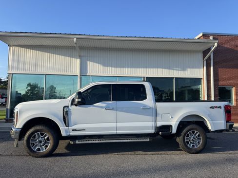 Used 2026 Ford F250 Lariat AWD/4WD image 1