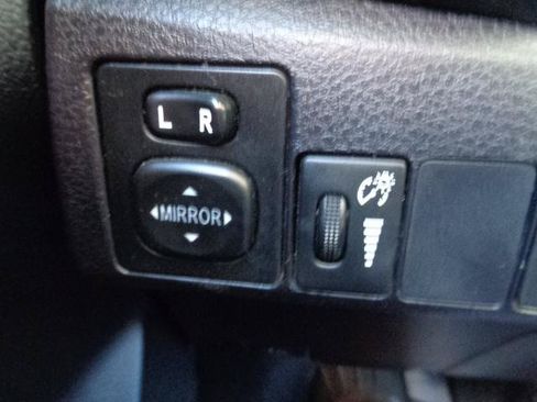 Used 2016 Toyota Corolla L FWD image 28