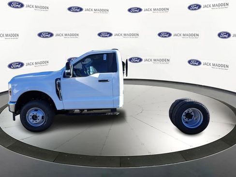 New 2026 Ford F350 XL w/ XL Chrome Package AWD/4WD image 2