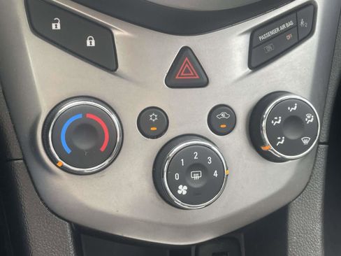 Used 2020 Chevrolet Sonic LT FWD image 17