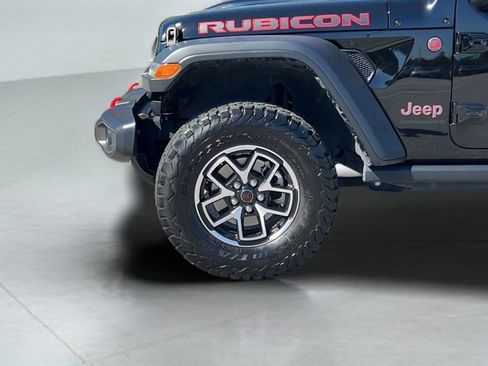 Used 2025 Jeep Wrangler Unlimited Rubicon w/ Convenience Group image 11