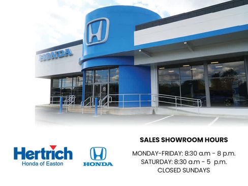 Used 2024 Chrysler Pacifica Touring-L FWD image 4