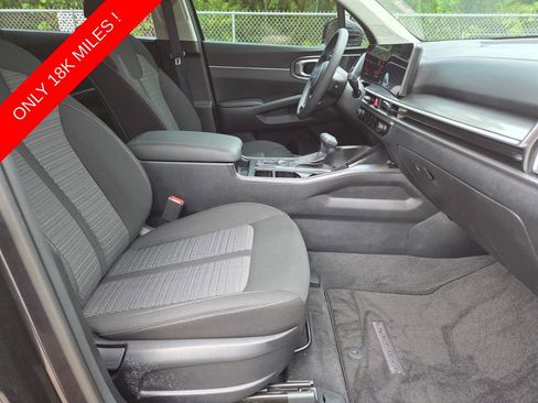 Used 2025 Kia Sorento LX FWD image 14