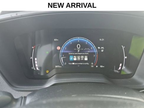 Used 2026 Toyota Corolla LE image 4