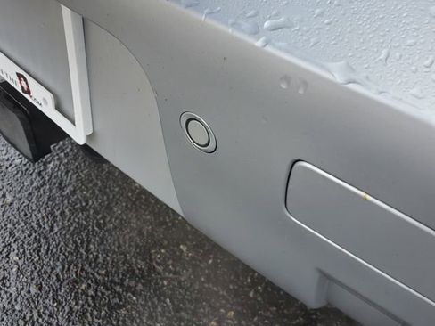 Used 2024 Land Rover Defender 110 S image 6