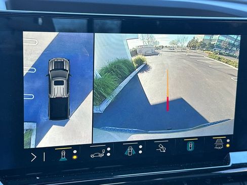 Certified 2023 Chevrolet Silverado 1500 ZR2 w/ Technology Package image 27