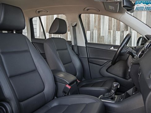 Used 2017 Volkswagen Tiguan S image 22