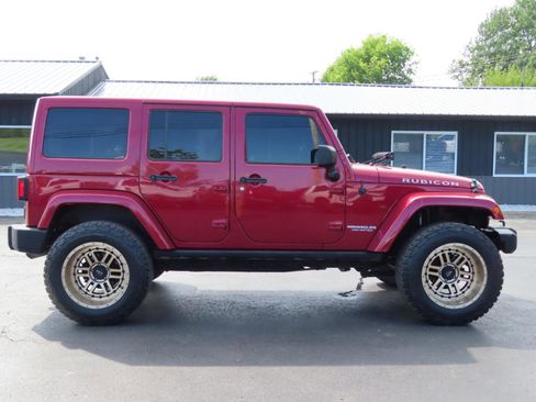 Used 2013 Jeep Wrangler Unlimited Rubicon w/ Dual Top Group AWD/4WD image 7