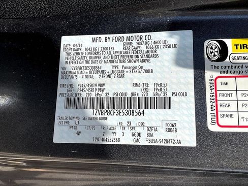 Used 2014 Ford Mustang GT Premium w/ Comfort Package RWD image 29