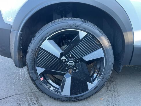 New 2026 Nissan Kicks SR w/ Cold Weather Package AWD/4WD image 16