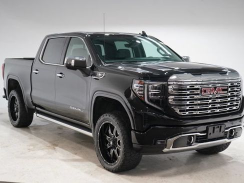 Used 2025 GMC Sierra 1500 Denali w/ Denali Reserve Package AWD/4WD image 1