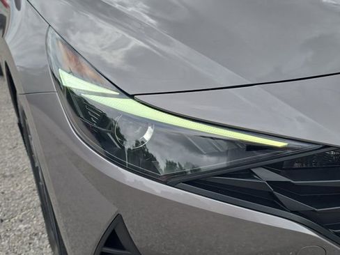 Used 2023 Hyundai Elantra SEL image 7