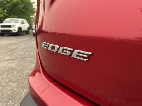 Used 2020 Ford Edge SEL w/ Convenience Package AWD/4WD image 24