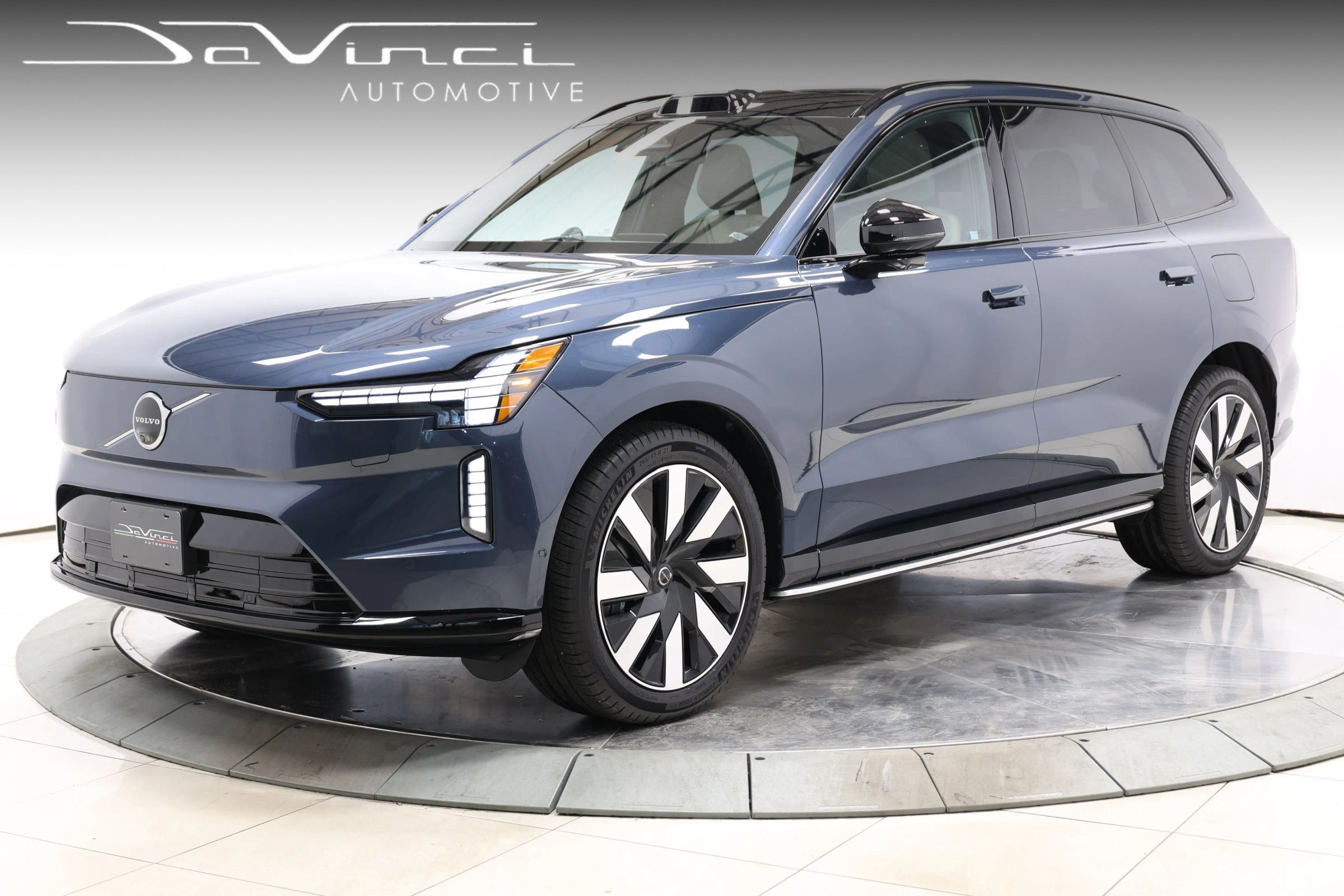 Used 2025 Volvo EX90 Ultra AWD/4WD image 1