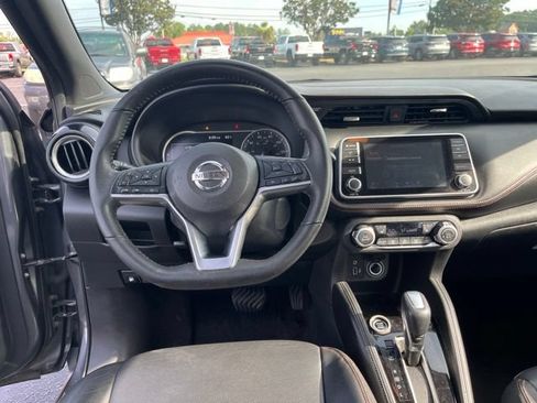 Used 2020 Nissan Kicks SR w/ SR Premium Package FWD image 15