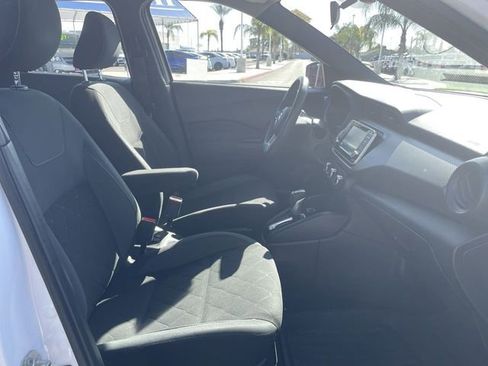 Used 2020 Nissan Kicks S image 26