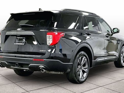 Used 2022 Ford Explorer XLT w/ Equipment Group 202A image 11