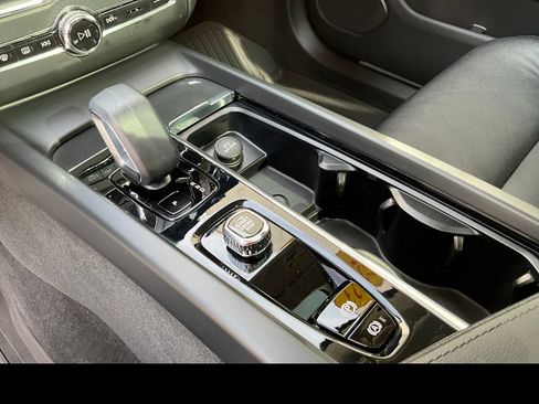 Certified 2023 Volvo XC60 B5 Core w/ Climate Package AWD/4WD image 26