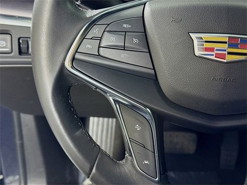 Used 2022 Cadillac XT5 Luxury w/ LPO, ONYX Package image 16