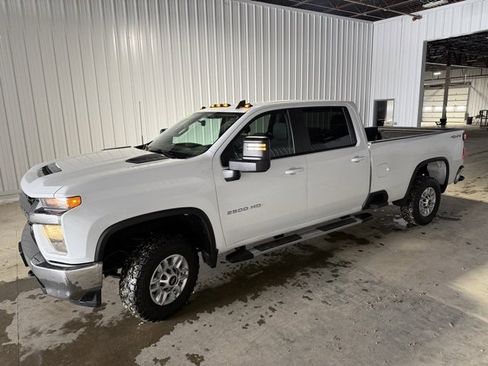 Used 2023 Chevrolet Silverado 2500 LT w/ Snow Plow Prep/Camper Package image 23