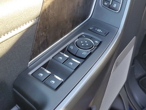 New 2026 Ford F250 Lariat w/ Black Appearance Package image 17