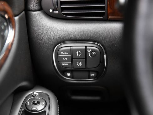Used 2005 Jaguar XJ8 RWD image 69