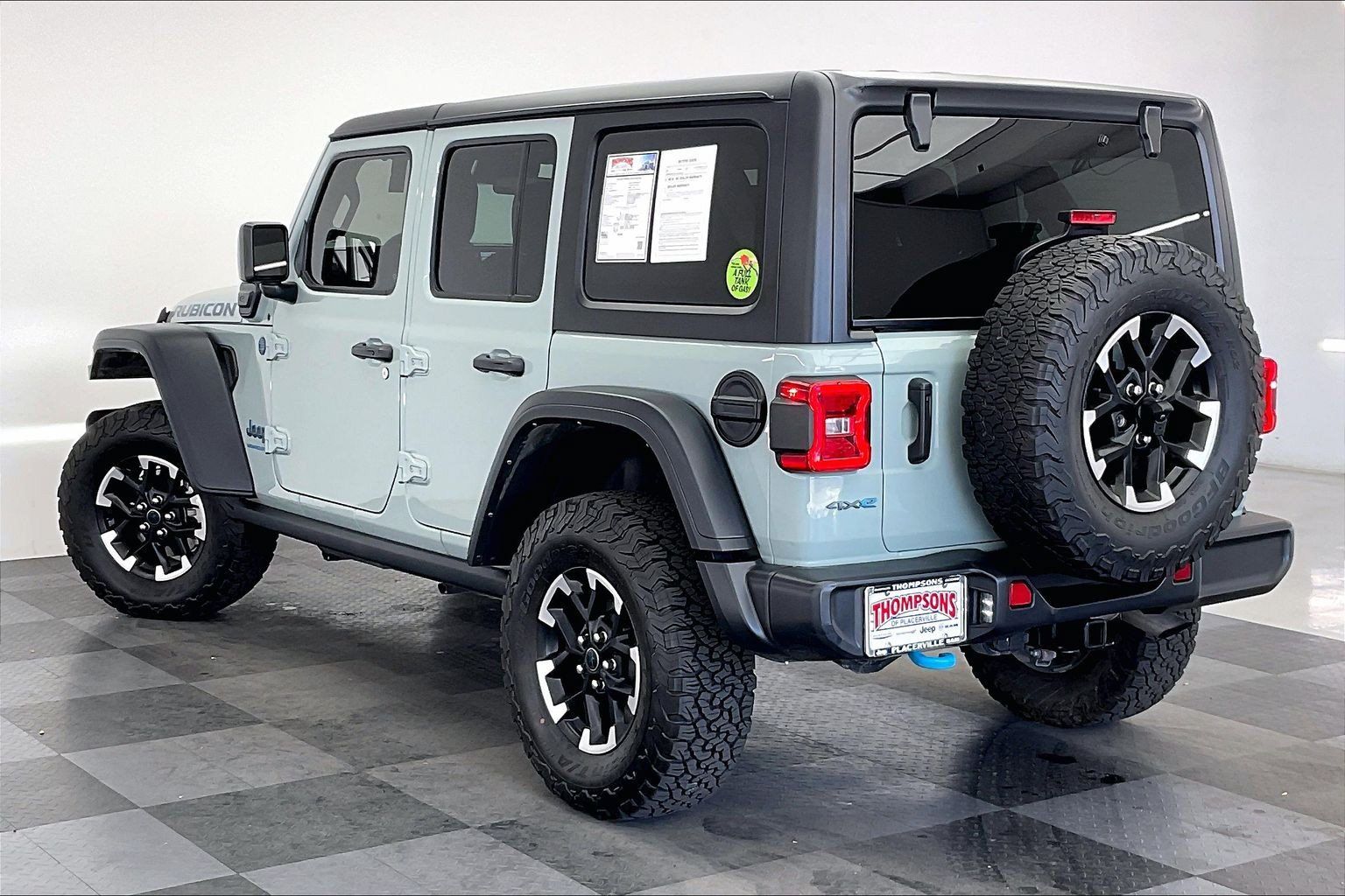Used 2024 Jeep Wrangler Unlimited Rubicon 4xe w/ Convenience Group AWD/4WD image 10