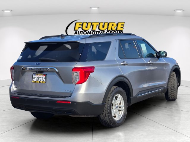 Used 2022 Ford Explorer XLT AWD/4WD image 4
