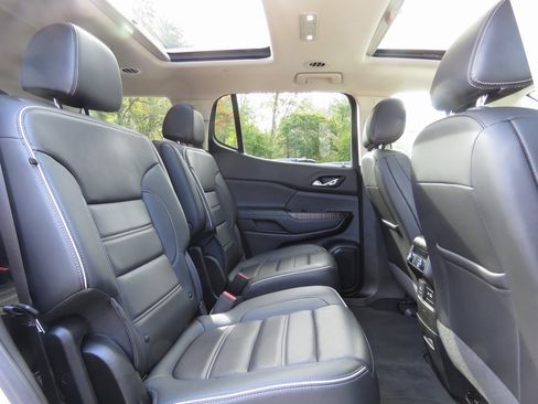 Used 2023 GMC Acadia Denali w/ Denali Ultimate Package image 17