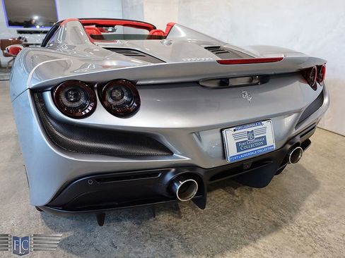 Used 2021 Ferrari F8 Tributo image 10