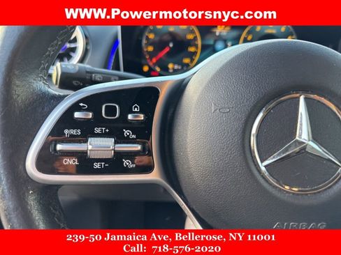 Used 2021 Mercedes-Benz GLB 250 4MATIC w/ Premium Package image 33