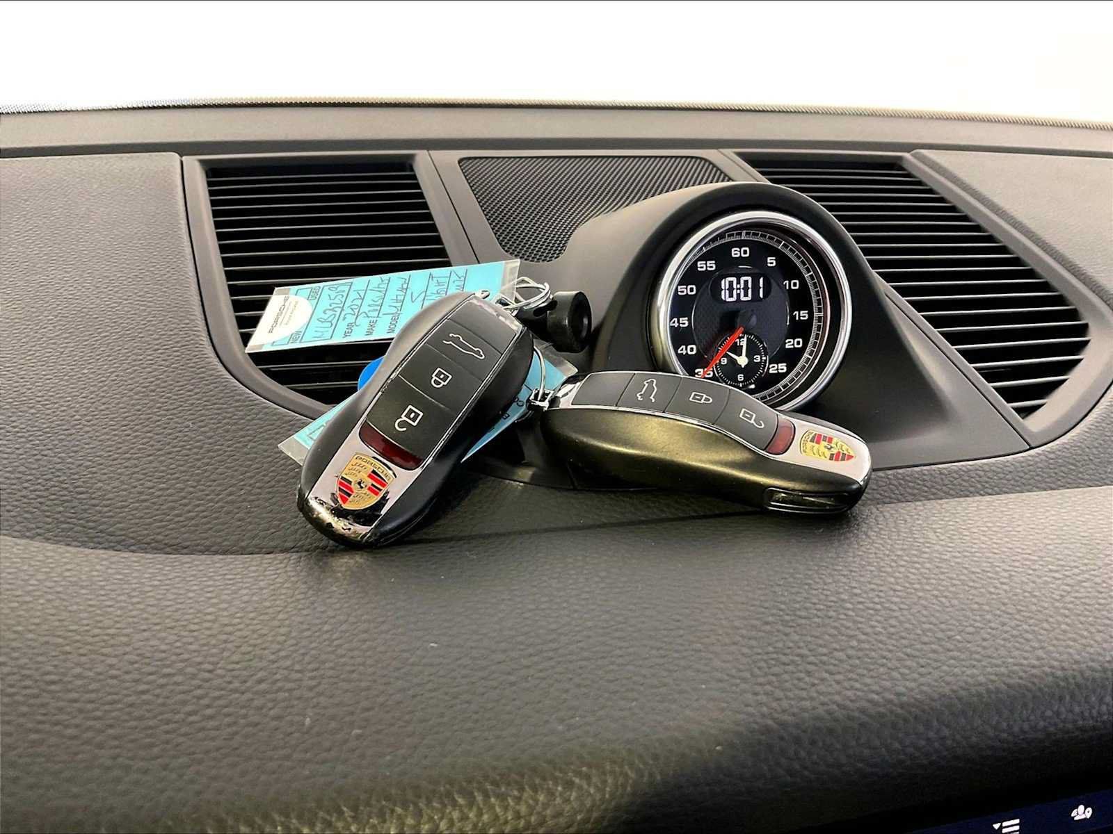 Certified 2021 Porsche Macan S w/ Premium Package Plus AWD/4WD image 21
