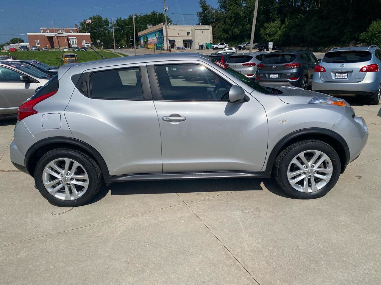 Used 2013 Nissan Juke S AWD/4WD image 5