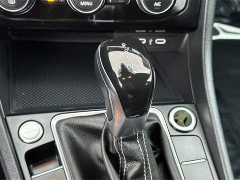 Used 2024 Volkswagen Jetta SE image 25