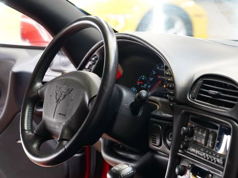 Used 2002 Chevrolet Corvette Z06 w/ Memory Pkg RWD image 49