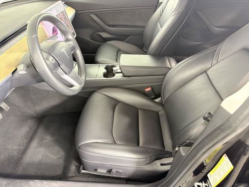 Used 2018 Tesla Model 3 Long Range RWD image 7