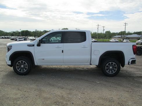 New 2026 GMC Sierra 1500 AT4 w/ AT4 Premium Package AWD/4WD image 9
